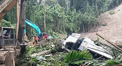 சுமத்ரா தீவில் நிலச்சரிவு: சுற்றுலாப் பயணிகள் 9 பேர் பலி  