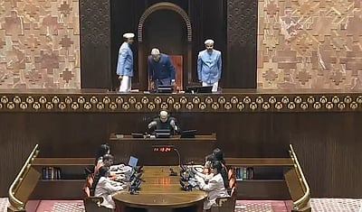 தொடர் அமளி: மாநிலங்களவை டிச. 2 வரை ஒத்திவைப்பு