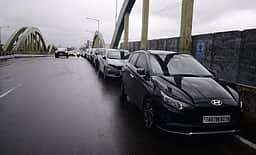 வேளச்சேரி மக்களின் வேதனைகள் தீா்க்கப்படுமா?