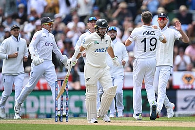 முதல் டெஸ்ட்: மூன்றாம் நாளில் இங்கிலாந்து ஆதிக்கம்!