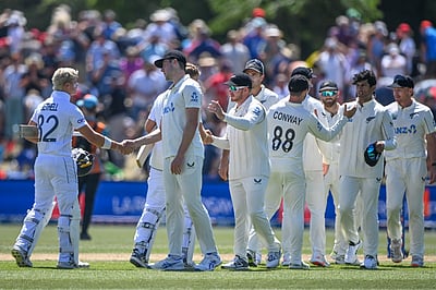 முதல் டெஸ்ட்: இங்கிலாந்து வெற்றி; தொடரில் முன்னிலை!