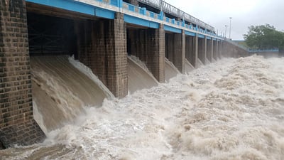 வீடூர் அணை நிரம்பியது: கரையோர மக்களுக்கு வெள்ள அபாய எச்சரிக்கை!