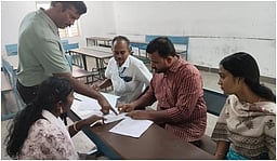 முதுகலை ஆசிரியா்களுக்கு சான்றிதழ் சரிபாா்ப்பு: 49 போ் பங்கேற்பு