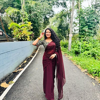 ஹலோ... அஞ்சலி நாயர்!