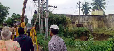 கன மழையால் சரிந்து விழுந்த கிணறு