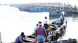 ராமேசுவரம் மீனவா்கள் 13 பேருக்கு காவல் நீட்டிப்பு!