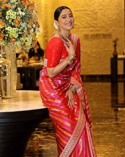 ஒன்பது கஜம் பட்டு... ரெஜினா கெசன்ட்ரா! 