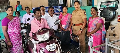 மாற்றுத்திறனாளிகளுக்கு மூன்று சக்கர சைக்கிள்