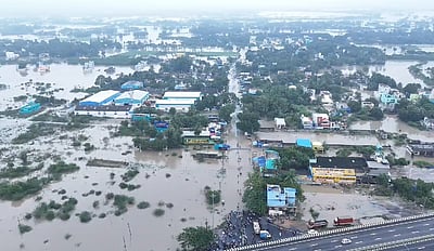 வெள்ளநீரில் மிதக்கும் விழுப்புரம்! மீட்புப் பணிகள் தீவிரம்!