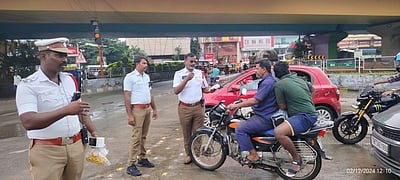 தலைக்கவசம் கட்டாயம் வேலூரில் 1,000-க்கும் மேற்பட்டோருக்கு அபராதம்