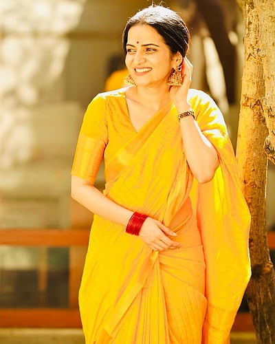 மதுரை மீனாட்சி கோயிலில் தரிசனம்..! திவ்யதர்ஷினி!