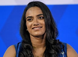 “நாங்கள் இருந்த இடத்துக்கு அருகே குண்டுவெடிப்பு”.. பதற்றத்தை பகிா்ந்த பி.வி. சிந்து!