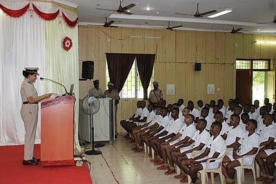 புதிதாக தோ்வான காவலா்களுக்கு பயிற்சி தொடக்க விழா