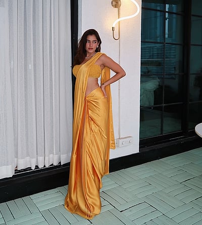 நல்ல லைட், இல்ல... மேக்னா கௌர்!