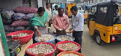 திருப்பூரில் 330 கிலோ சீனா பூண்டு பறிமுதல்