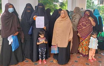 சோதனை என்ற பெயரில் துன்புறுத்தல்: காா் குண்டு வெடிப்பு சம்பவத்தில் கைதானவா்களின் உறவினா்கள் புகாா்