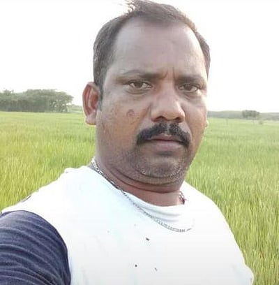 மின்சாரம் பாய்ந்து ஓட்டுநா் உயிரிழப்பு