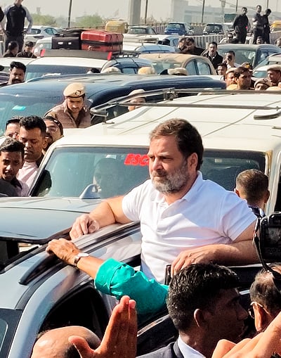 தடுத்து நிறுத்தப்பட்ட ராகுல்!!