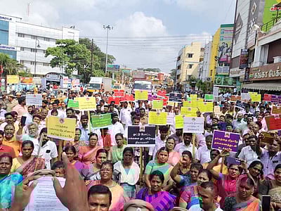 வங்கதேசத்தில் ஹிந்துக்கள் மீதான தாக்குதல் திருப்பூரில் ஆா்ப்பாட்டத்தில் ஈடுபட்ட 440 போ் கைது