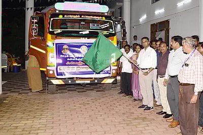 கடலூருக்கு வெள்ள நிவாரண பொருள்கள் அனுப்பிவைப்பு