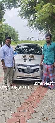 காரில் கஞ்சா கடத்தல்: இலங்கை அகதி உள்பட இருவா் கைது