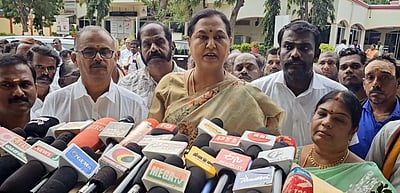 மழை, வெள்ளத்தால் பாதிக்கப்பட்டோருக்கு நிவாரணமாக ரூ. 10 ஆயிரம் வழங்க வேண்டும்: பிரேமலதா விஜயகாந்த்