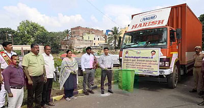 விழுப்புரம், கடலூருக்கு ரூ.20 லட்சம் மதிப்பிலான நிவாரணப் பொருள்கள் அனுப்பிவைப்பு