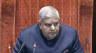 நாடாளுமன்றம்: காங். எம்பி இருக்கையில் கட்டுக்கட்டாக பணம்! விசாரணைக்கு உத்தரவு!