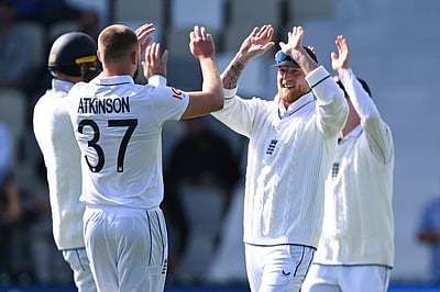 ஹாரி புரூக் சதத்தால் மீண்ட இங்கிலாந்து..! 5 விக்கெட்டுகள் இழந்து நியூசி. தடுமாற்றம்!  