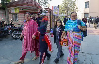 தில்லியில் ஒரே நாளில் 40 பள்ளிகளுக்கு வெடிகுண்டு மிரட்டல்