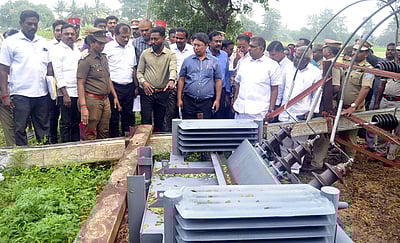 புதுச்சேரியில் 2-ஆவது நாளாக  மத்திய குழுவினா் ஆய்வு: நீா் நிலை ஆக்கிரமிப்புகளை அகற்ற அறிவுறுத்தல்