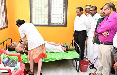 கோயில் ஊழியா்களுக்கு மருத்துவப் பரிசோதனை