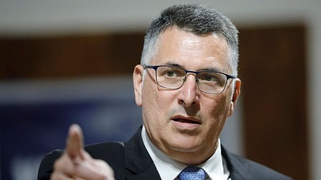 வெளியுறவுத் துறை அமைச்சா் கிடியான் சாா்