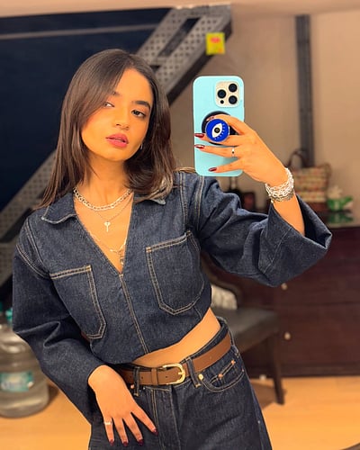 நவயுக கண்மணி... அனுஷ்கா சென்!