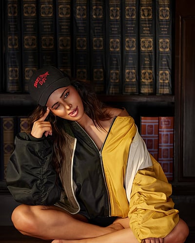 த‌ன்னை ம‌ற‌ந்து உள்ள‌ம் க‌னிந்து... அனைரா குப்தா!