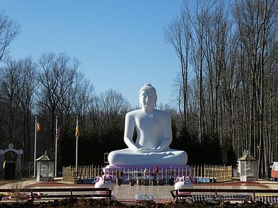 அமெரிக்காவில் பல்சமூக மக்களை ஒன்றிணைக்கும் புத்தா் சிலை!