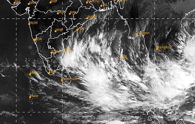 வங்கக் கடலில் வலுவடைந்தது புயல் சின்னம்!