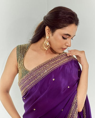 டிசம்பர் சாயல்கள்... பிரியங்கா மோகன்!