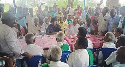 பாசன நீா் திறப்பு ஆலோசனைக் கூட்டம்: விவசாயிகள் வாக்குவாதம்