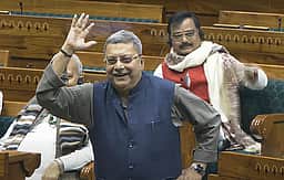 திரிணமூல் காங்கிரஸ் எம்.பி. மீது சக பெண் எம்.பி. கடும் குற்றச்சாட்டு - மக்களவைத் தலைவரிடம் புகாா்