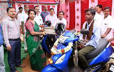 இளம்வயது திருமணத்தைத் தடுக்க மக்கள் ஒத்துழைக்க வேண்டும்: ஆட்சியா் வேண்டுகோள்