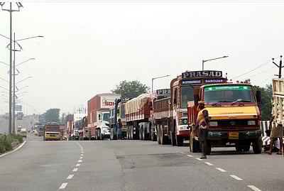 திருவண்ணாமலை நகருக்குள்
இன்று முதல் கனரக, இலகுரக வாகனங்கள் வரத் தடை