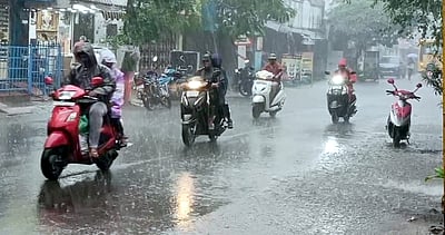 புதுச்சேரியில் தொடா் மழை