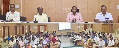 மாணவா்கள் தன்முனைப்புடன் கல்வி பயில நடவடிக்கை: கடலூா் ஆட்சியா்