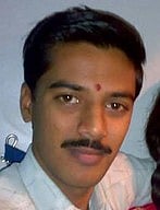 கடலூரில் கழுத்தில் வெட்டுக் காயத்துடன் இறந்து கிடந்த கடை உரிமையாளா்