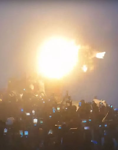 மலை உச்சியில் மகா தீபம் - புகைப்படங்கள்