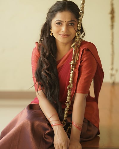 அன்பே வா.... டெல்னா டேவிஸ்!