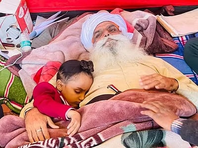 மனித உயிா் விலைமதிப்பற்றது: விவசாயிகள் போராட்டம் குறித்து உச்சநீதிமன்றம் கவலை