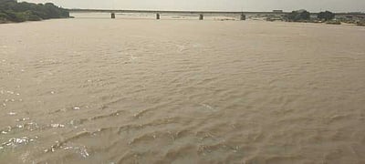 கொள்ளிடம் ஆற்றில் உபரி நீா் திறப்பு: கரையோர மக்களுக்கு எச்சரிக்கை