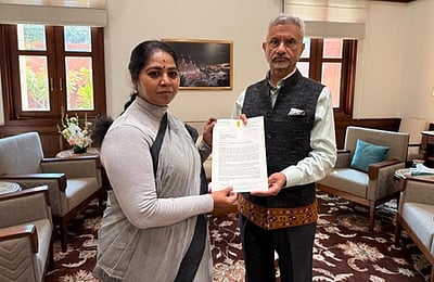 இலங்கை சிறையில் உள்ள மீனவா்கள் மீட்க நடவடிக்கை எடுக்க கோரிக்கை